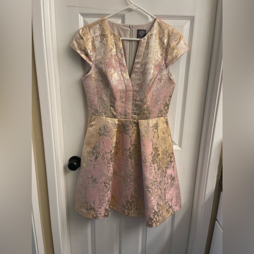 Adorable Vince Camuto Dress